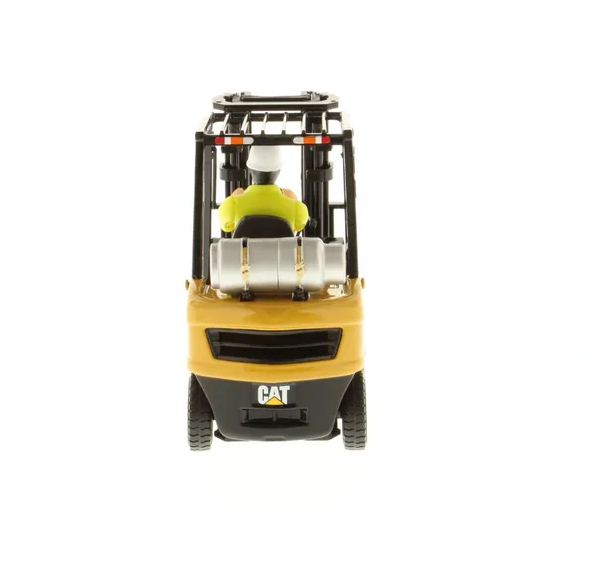 1:25 Scale. CAT P5000 Lift Truck – Core Classics Edition