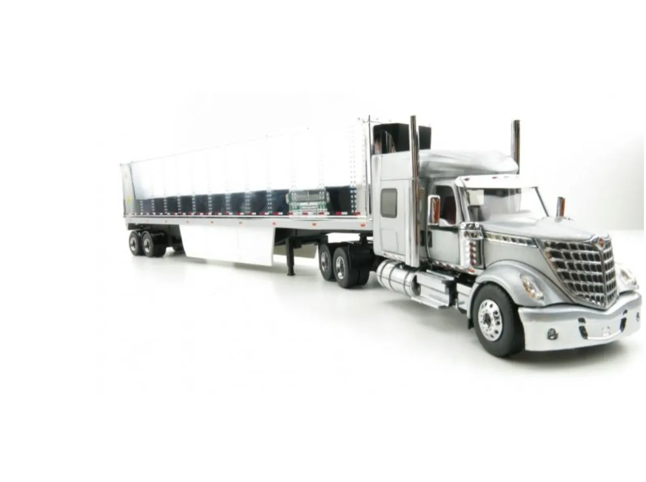 1:50 International LoneStar Sleeper with 53' Refrigerated Van