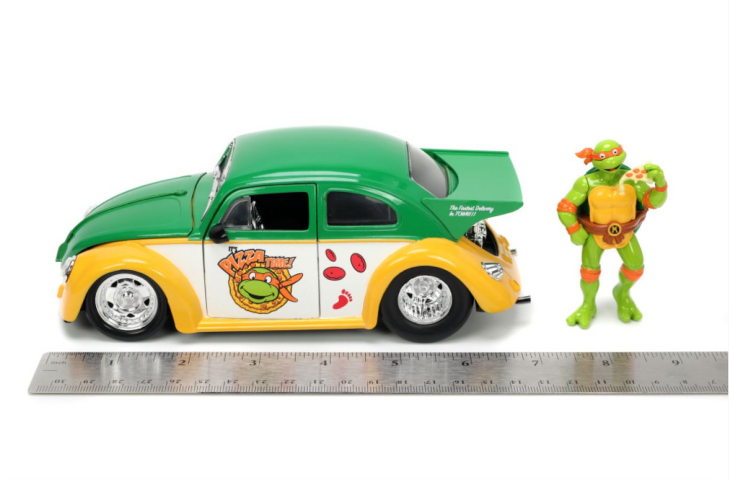 Teenage Mutant Ninja Turtles (TV 1987) - VW Beetle with Michelangelo 1:24 Scale