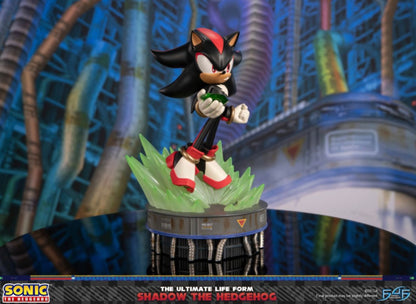 Sonic The Hedgehog - Shadow the Hedgehog: The Ultimate Life Form Statue