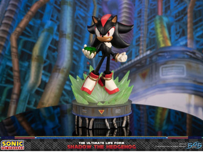 Sonic The Hedgehog - Shadow the Hedgehog: The Ultimate Life Form Statue