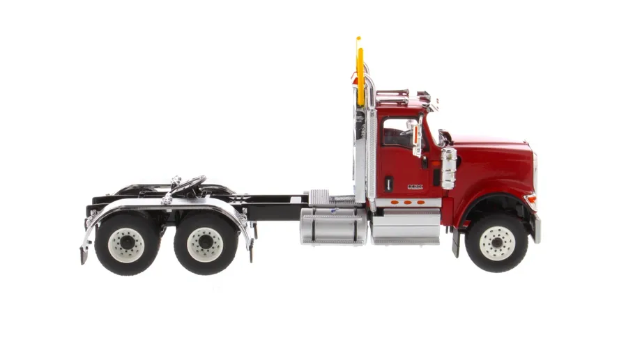 International 1:50 HX520 Red Tradem
