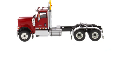 International 1:50 HX520 Red Tradem