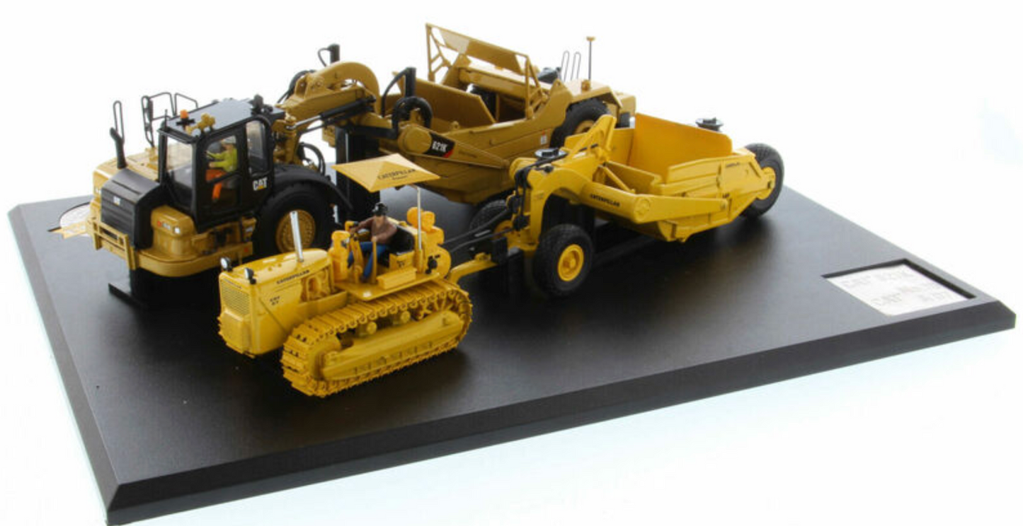 1:50 Scale Caterpillar D7C/70 and 621K Wheeled Scraper