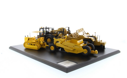 1:50 Scale Caterpillar D7C/70 and 621K Wheeled Scraper