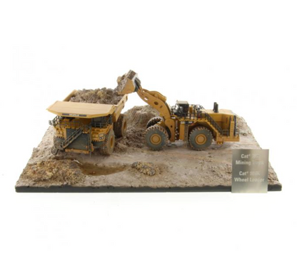 Diecast Masters 85762 - Cat 797 Truck + CAT 994K Loader & Diorama Weathered Series - Scale 1:50 LIMITED EDTION